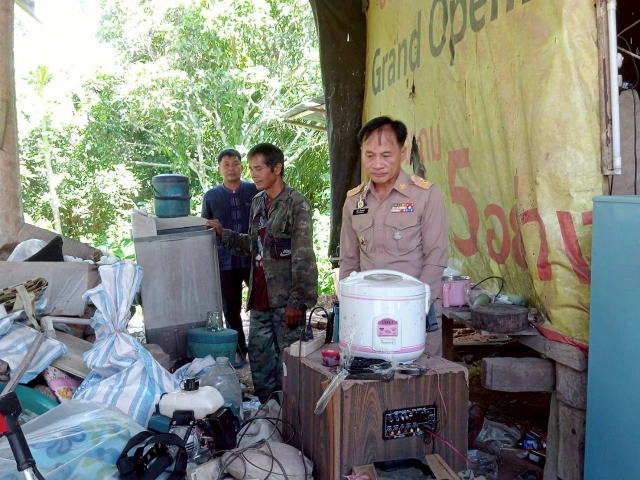 ลงพื้นที่ตรวจสอบที่อยู่อาศัยบ้านนายคนอง ชาวน่าน บ้านเลขที่ 16 บ้านทุ่งมอก หมู่ที่ 5