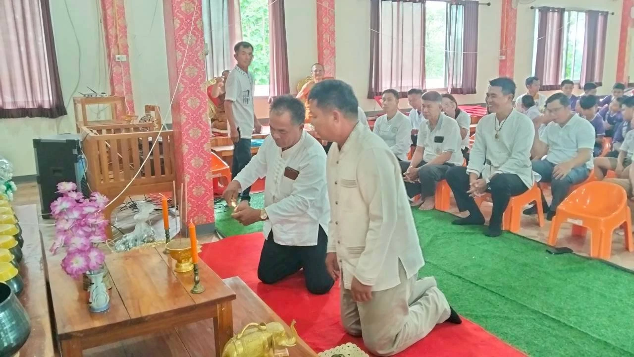 พิธีหล่อเทียนพรรษา เพื่ออนุรักษ์วัฒนธรรมประเพณีอันดีงามให้คงอยู่สืบไป ณ. วัดบ่อเบี้ย บ้านบ่อเบี้ย หมู่ ๖